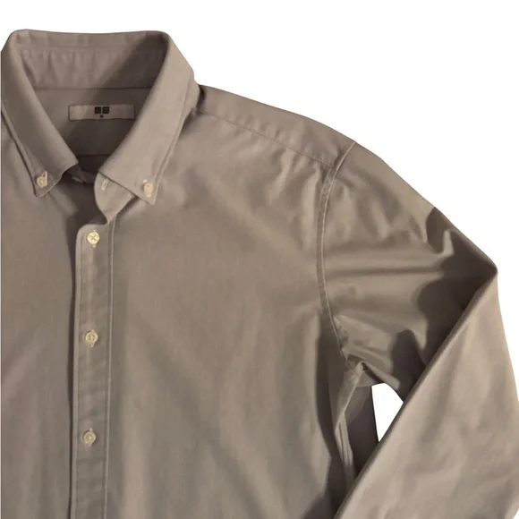 Uniqlo Classic Gray Button-Down Stretch Shirt - Picture 2 of 4